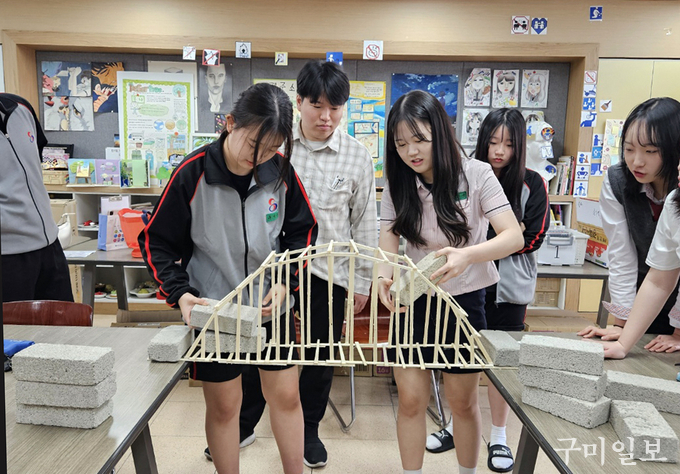 김우석 교수 수업모습
