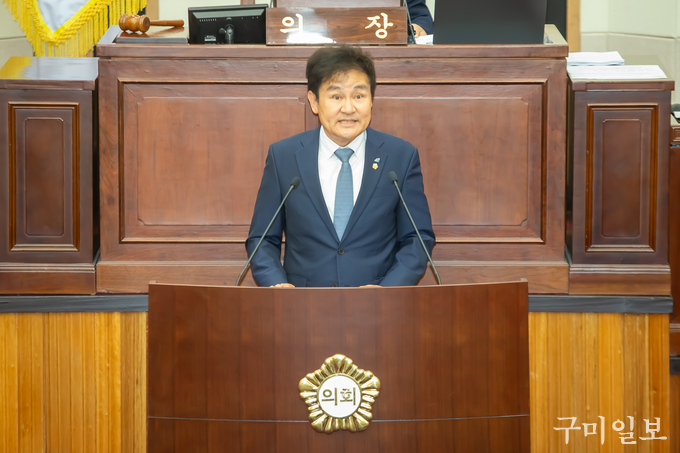 ·김재우 의원이 5분 자유발언을 하고 있다.