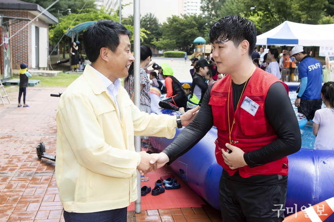 ‘도심 속 찾아가는 물놀이 페스티벌’ 큰 인기