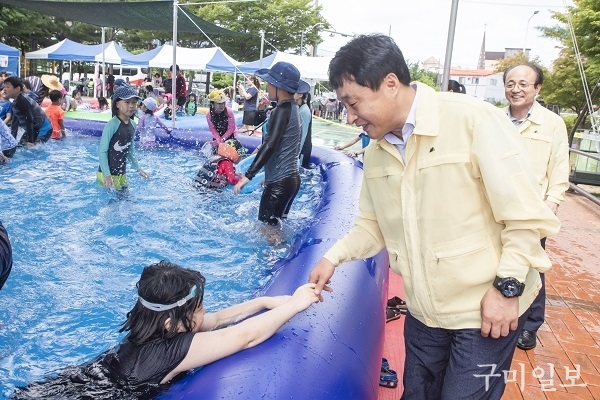 도심 속 찾아가는 물놀이 페스티벌 큰 인기
